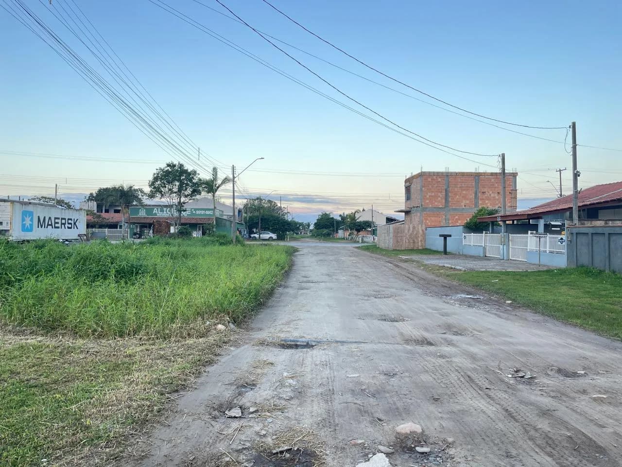 Terreno a 600 metros do mar — Coroados, Guaratuba