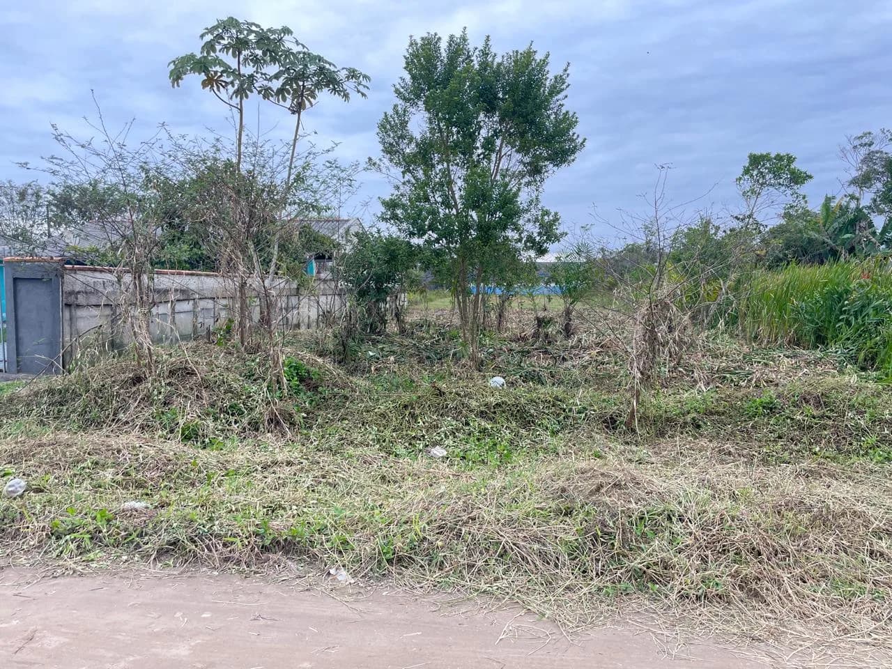 Terreno a 600 metros do mar — Coroados, Guaratuba